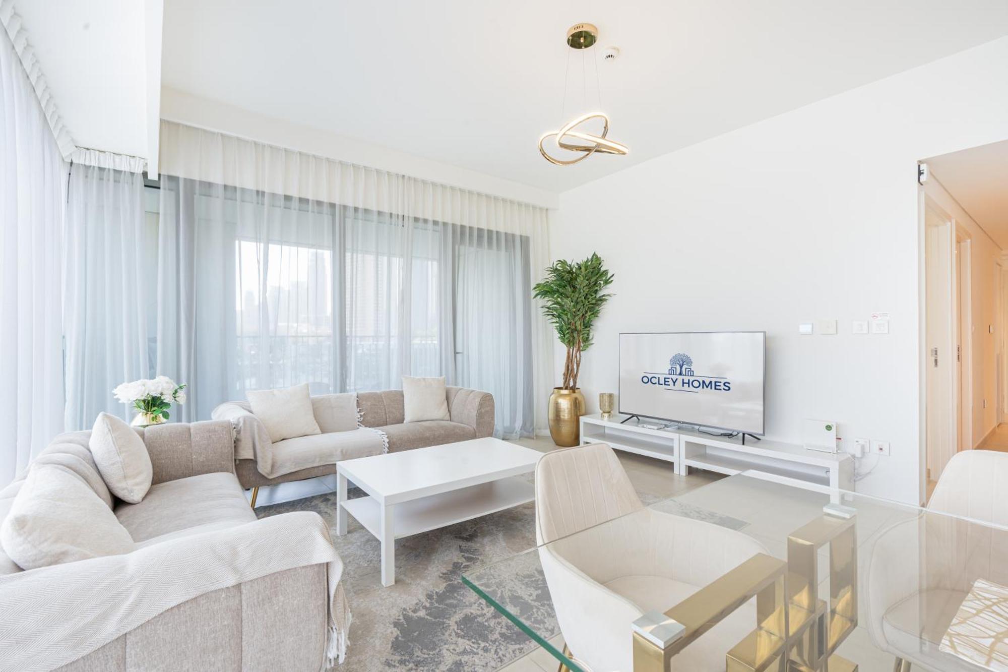 Beautiful With Full Burj View In Downtown Apartment