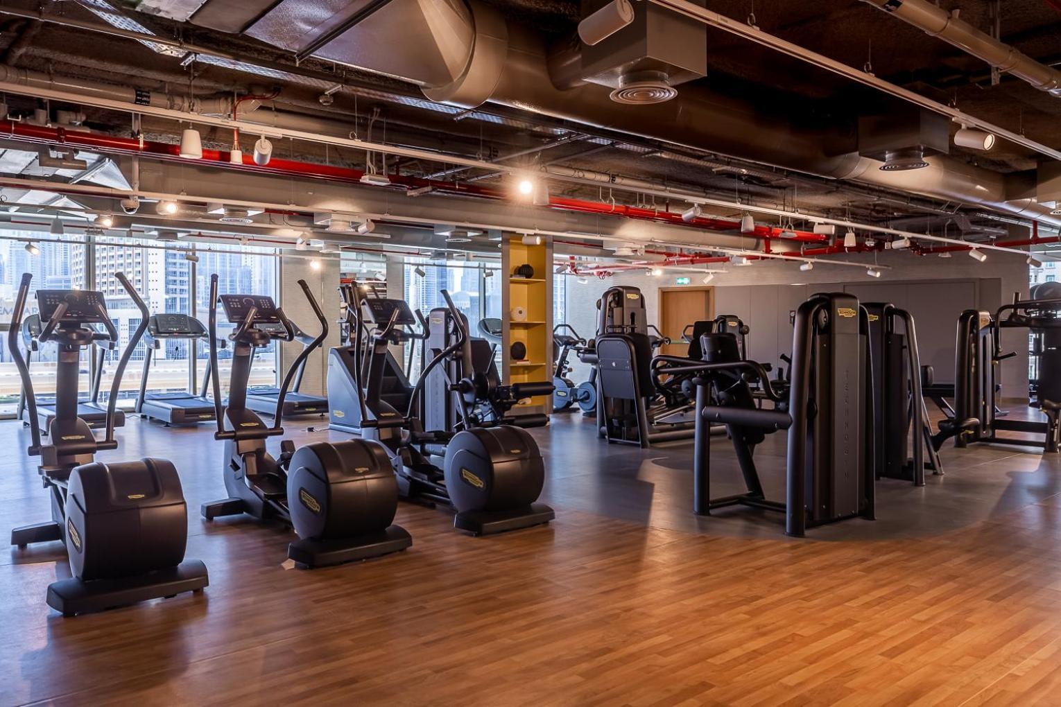 Beautiful With Full Burj View In Downtown Apartment *
